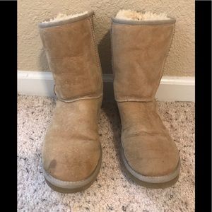 UGG Classic Short Women’s boots, sand color